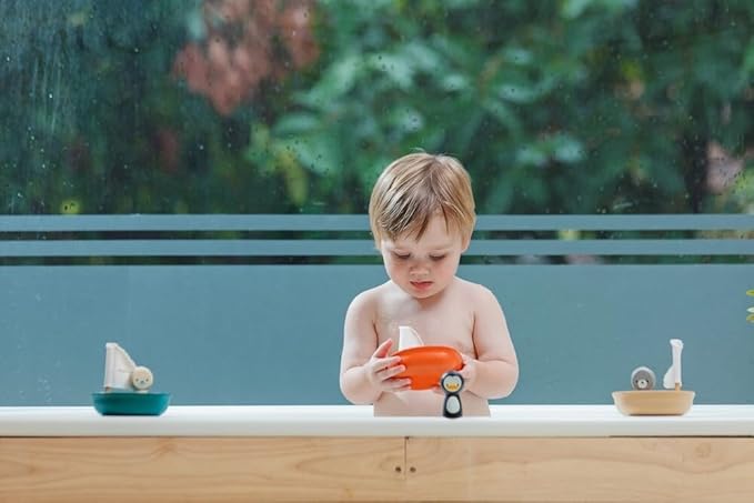 PlanToys Sailing Boat with Penguin Bath and Water Play Toy (5711) | Sustainably Made from Rubberwood and Non-Toxic Paints and Dyes