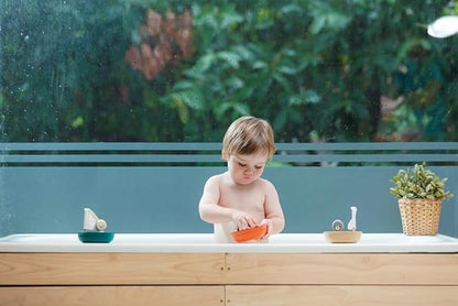 PlanToys Sailing Boat with Penguin Bath and Water Play Toy (5711) | Sustainably Made from Rubberwood and Non-Toxic Paints and Dyes