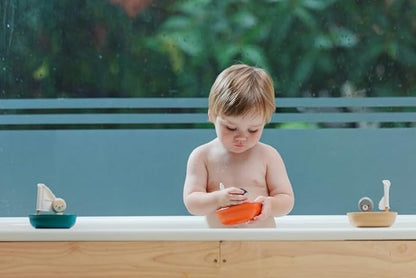 PlanToys Sailing Boat with Penguin Bath and Water Play Toy (5711) | Sustainably Made from Rubberwood and Non-Toxic Paints and Dyes