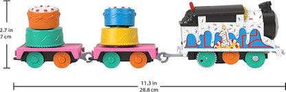 Thomas & Friends Motorized Toy Train, Wobbly Cake Thomas Engine with Cargo Cars & Pieces for Pretend Play Preschool Kids Ages 3+ Years