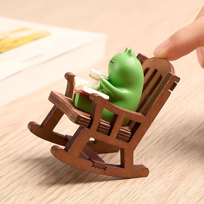 Mini Frog Trinkets and Cat Figurines, Tiny Frog Figurine with Rocking Chair for Office Desk Decor, Funny Gifts for Mom Grandma, Cute Miniature Frog Figurine Gift for Frog Lovers, Fairy Garden Decor