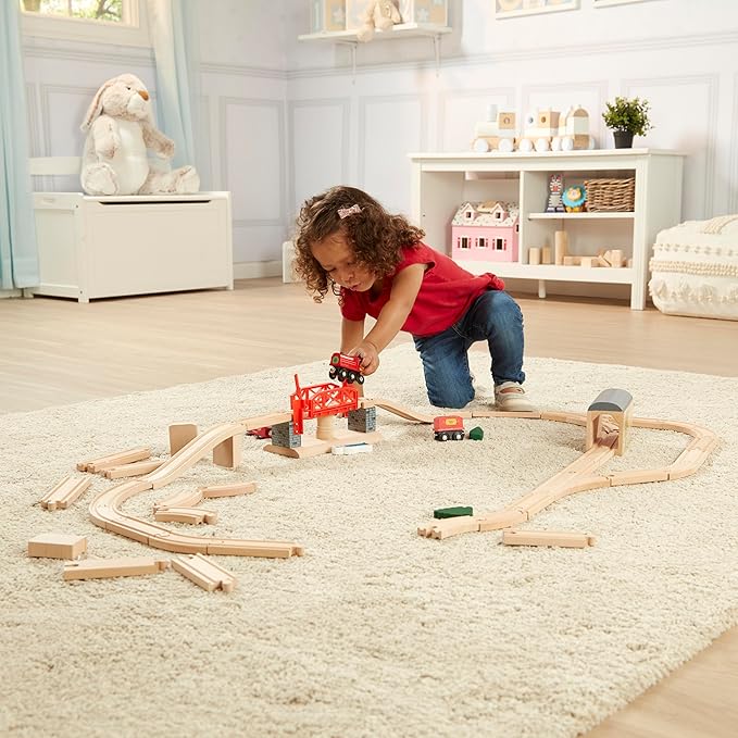 Melissa & Doug Swivel Bridge Wooden Train Set (47 pcs) 3+