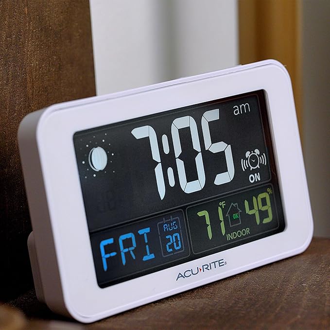 AcuRite Intelli-Time Digital Alarm Clock for Bedroom with USB Charger, Indoor Temperature and Humidity for Heavy Sleepers (13040CA)